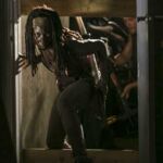 Governador ataca Michonne em novo vídeo promocional no S03E08, "Made to Suffer"