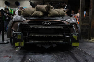 The Walking Dead na Comic-Con 2013: Veja fotos do Hyundai a prova de zumbis