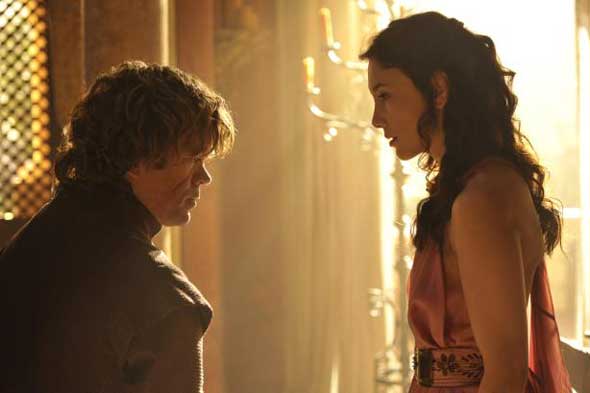 Tyrion lannister (peter dinklage) e shae (sibel kekilli)