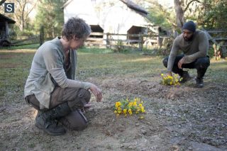 Carol peletier (melissa suzanne mcbride) e tyreese (chad coleman) no 14º episódio da 4ª temporada de the walking dead.