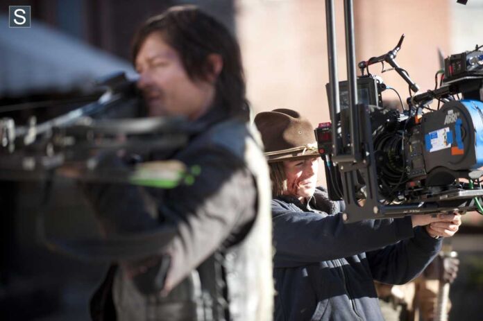 Norman Reedus (Daryl Dixon) e Chandler Riggs (Carl Grimes) no 16º episódio da 4ª Temporada de The Walking Dead.