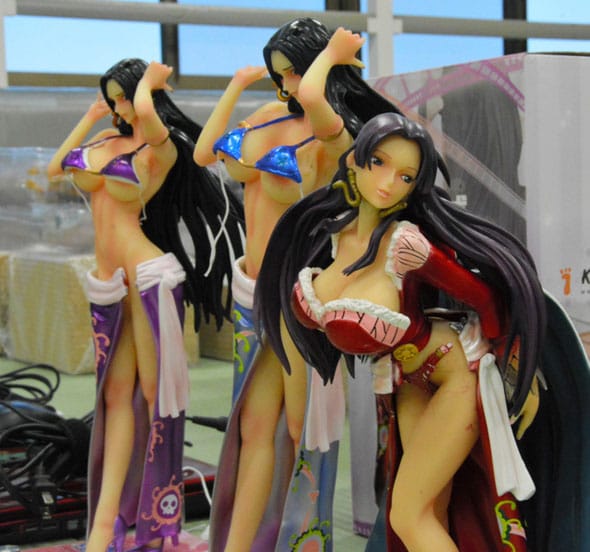 chinês-preso-action-figures-falsificadas-boa-hancock-2