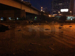 The Walking Dead 5 Temporada Van caindo do viaduto 2