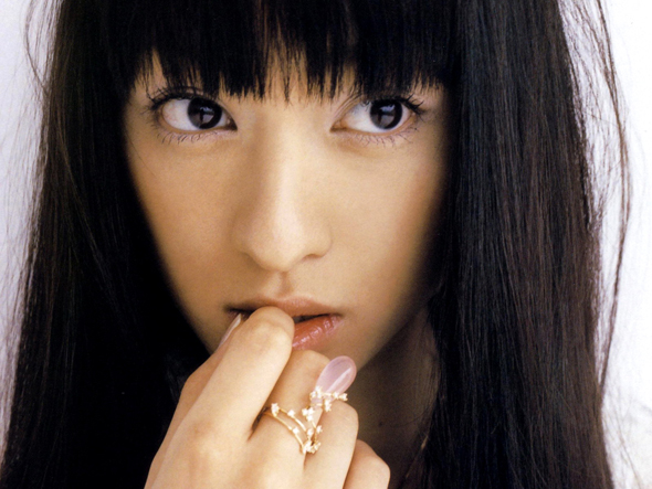 One-piece-live-action-robin-gogo-yubari