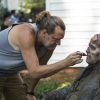 The walking dead 5 temporada bastidores s05e02 zumbi