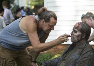 The walking dead 5 temporada bastidores s05e02 zumbi