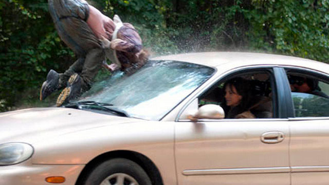 The-Walking-Dead-Imagens-Bastidores-2-Temporada-Sarah-Wayne-Callies-Lori-Acidente-Carro