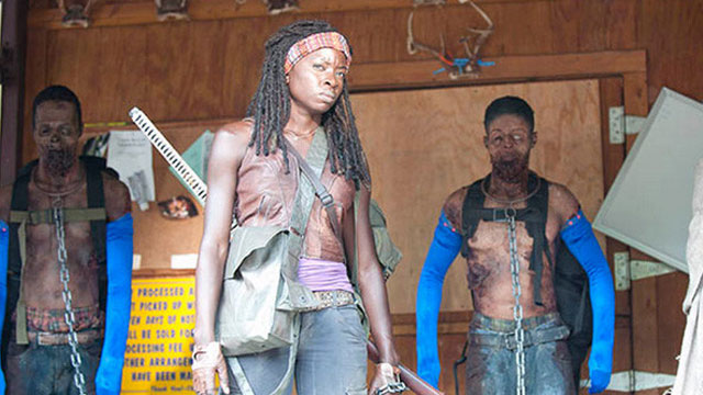 The-Walking-Dead-Imagens-Bastidores-3-Temporada-Michonne-Zombie-Pets