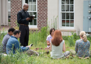 the walking dead s06e07 foto 06 padre gabriel