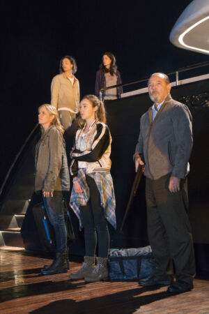 fear the walking dead s02e01 17 madison nick alicia ofelia daniel