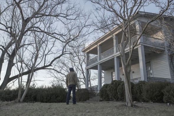 outcast-1-temporada-promo-01-590x393