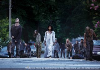 The walking dead s01e01 foto 03 zumbis