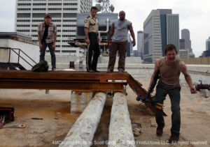 the walking dead s01e04 foto 02 glenn rick t dog daryl