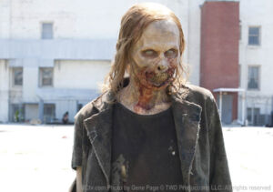 the walking dead s02e01 foto 04 zumbi