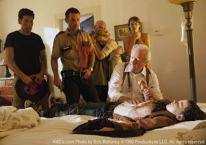 the walking dead s02e02 foto 05 shane rick otis patricia maggie hershel carl