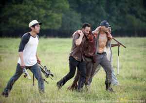 the walking dead s02e05 foto 07 glenn rick daryl shane t dog