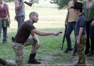 the walking dead s02e07 foto 04 shane carl