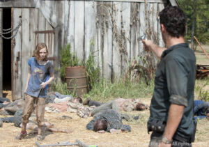 the walking dead s02e07 foto 09 sophia zumbi rick