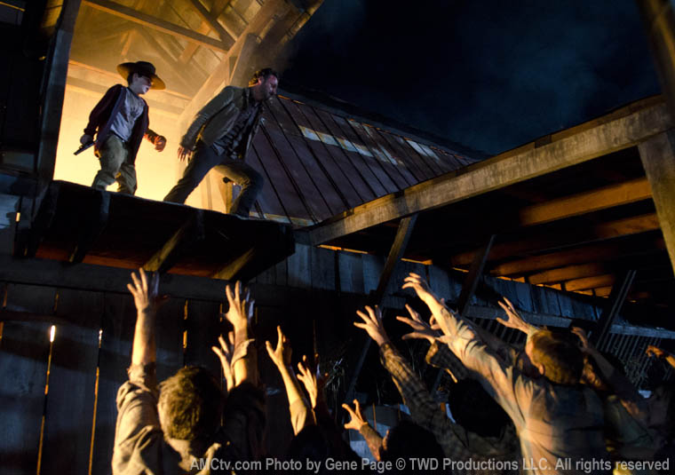 The walking dead s02e13 foto 08 carl rick