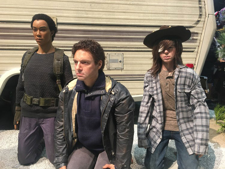The-walking-dead-sdcc-2016-booth-05