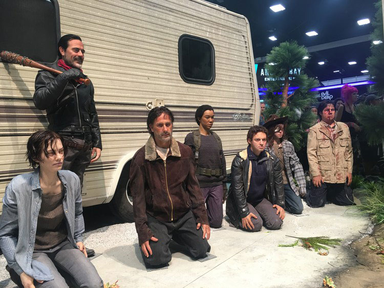 The-walking-dead-sdcc-2016-booth-07