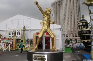 One piece film gold festival odaiba 2016 luffy estátua dourada 1