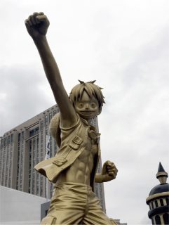 One piece film gold festival odaiba 2016 luffy estátua dourada 2