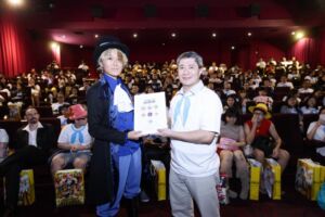 One Piece Film Gold Singapura Livro Recordes Cosplayers 3