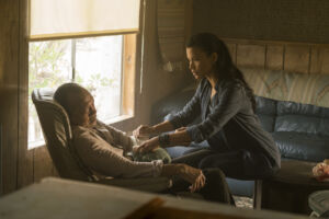 Fear The Walking Dead S02E15 18 Alejandro Luciana