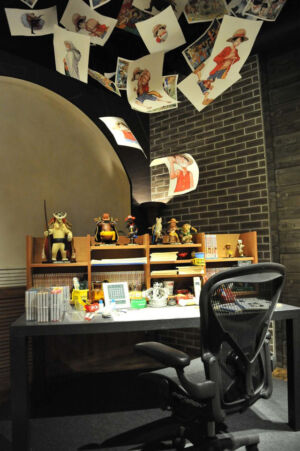 Tokyo One Piece Tower R%C3%A9plica Mesa Eiichiro Oda 1