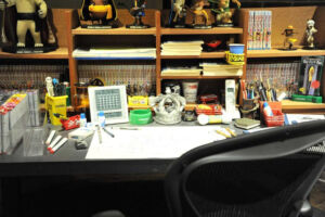 Tokyo One Piece Tower R%C3%A9plica Mesa Eiichiro Oda 3