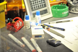 Tokyo One Piece Tower R%C3%A9plica Mesa Eiichiro Oda 5