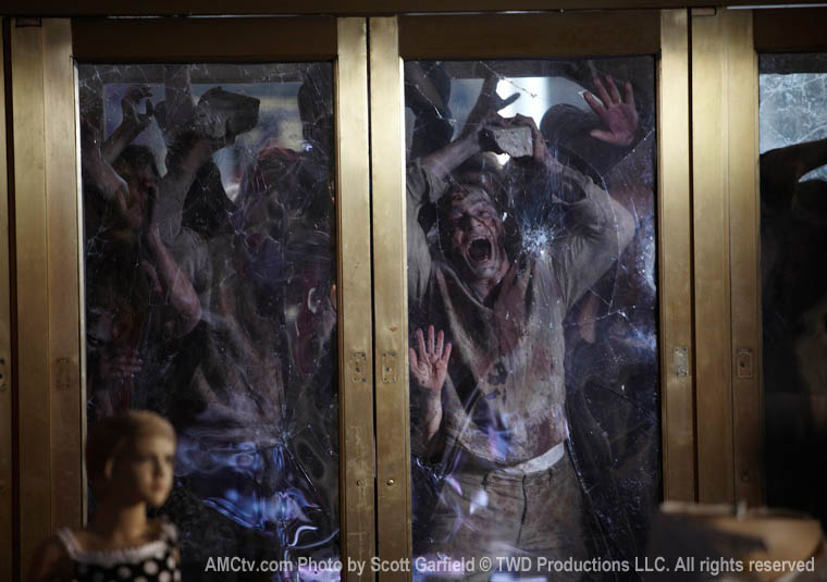 The walking dead s01e02 foto oficial 11 zumbis