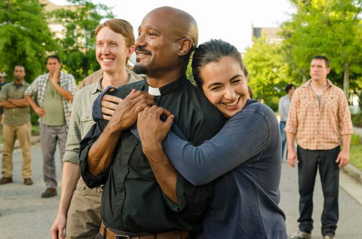 the walking dead s07e08 foto bastidores 01 eric gabriel tara