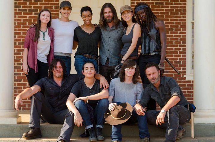 the walking dead s07e08 foto bastidores 05 enid maggie sasha jesus rosita michonne daryl tara carl rick