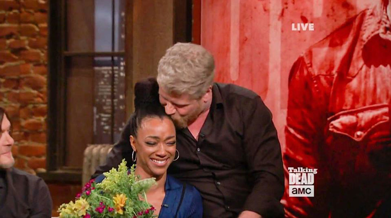 The Walking Dead 7ª Temporada | Talking Dead faz emocionante homenagem à Sonequa Martin-Green