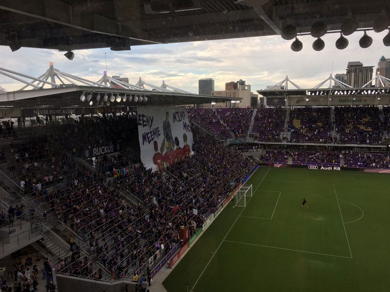 The walking dead faixa negan futebol orlando city 02