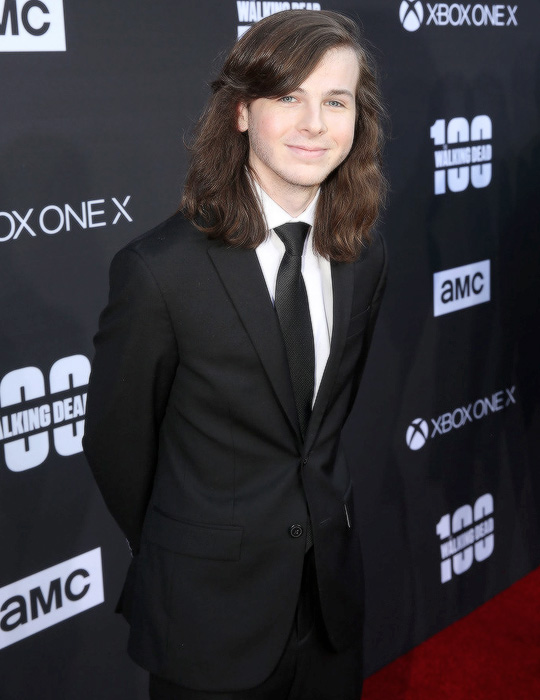 The walking dead 8 temporada premiere twd 100 chandler riggs