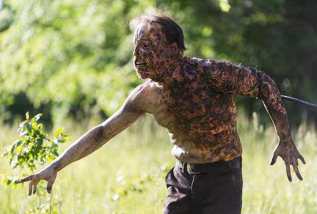 The Walking Dead 8 Temporada S08E01 16 Zumbi