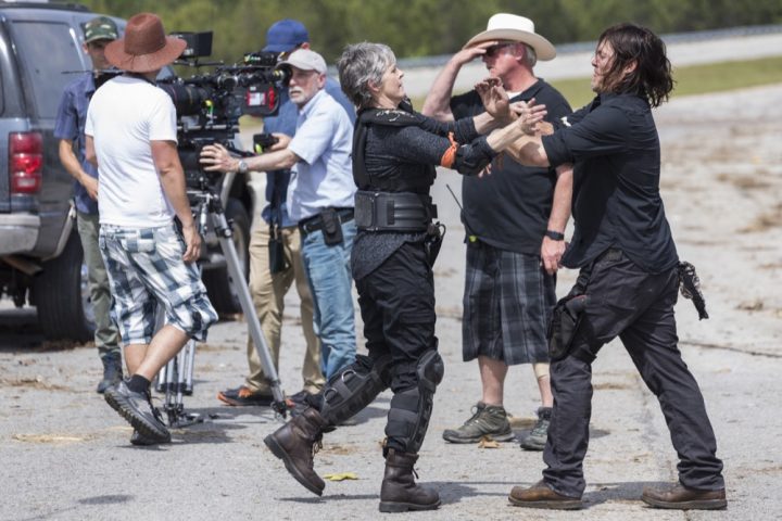 The walking dead 8 temporada s08e01 bastidores 7 melissa mcbride norman reedus