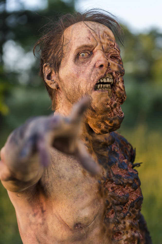 the walking dead s08e01 foto extra 11 zumbi