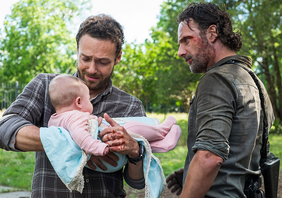 The walking dead s08e03 foto oficial 10 aaron gracie rick