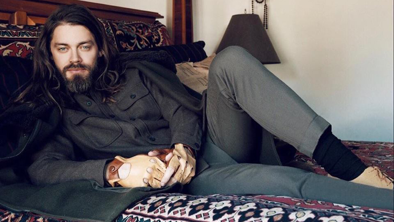 Tom Payne, o Jesus em The Walking Dead, anuncia noivado