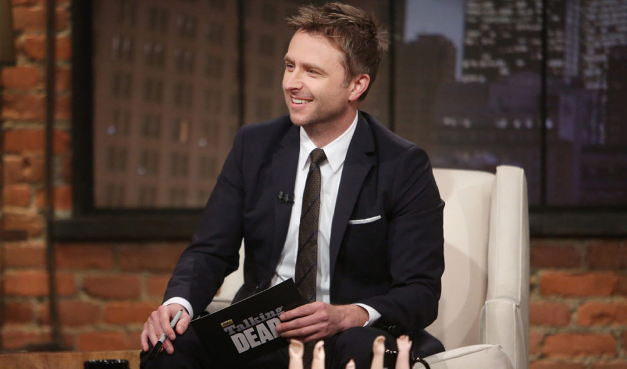 Após acusação de abuso sexual, Chris Hardwick volta a apresentar Talking Dead