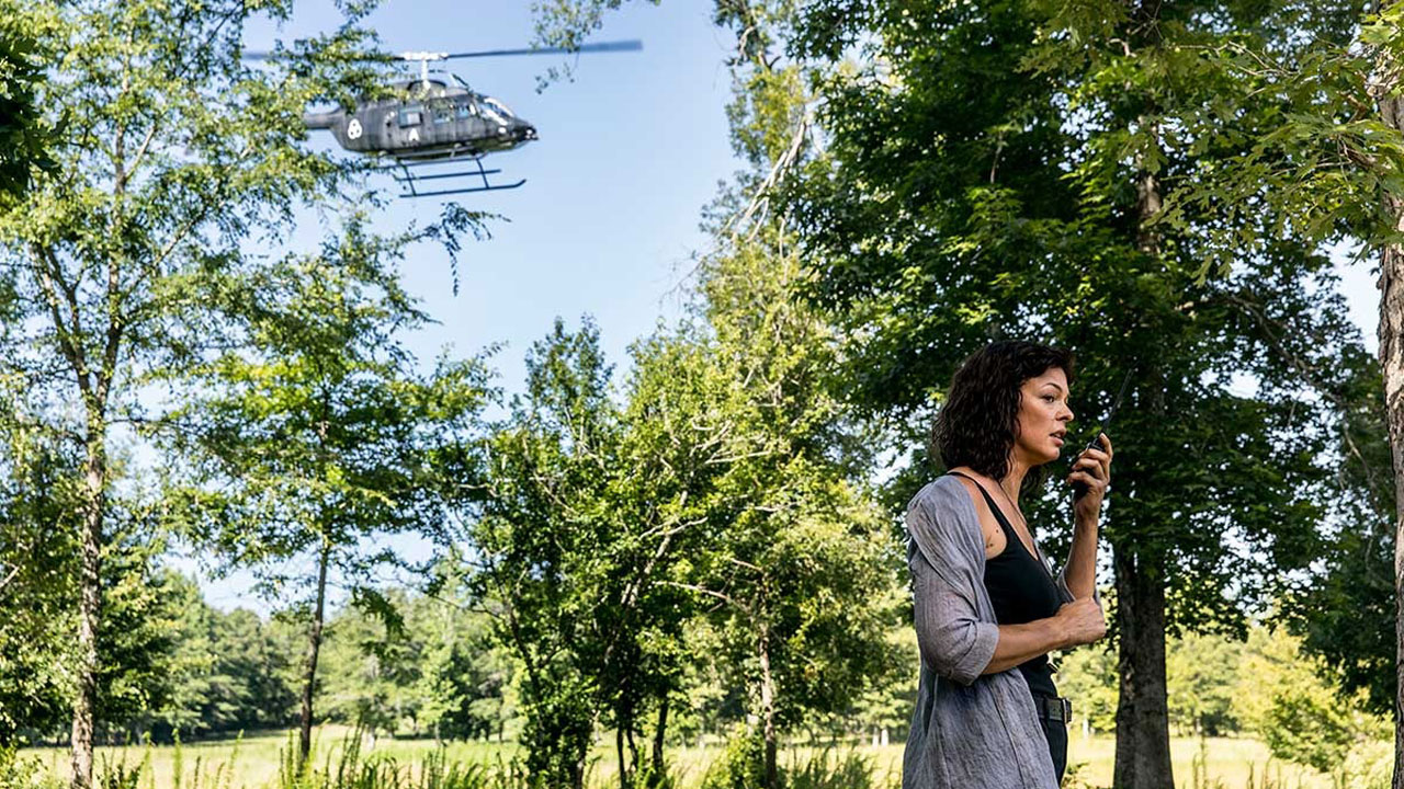 Surge o helicóptero do grupo CRM para capturar Jadis e Rick, no 5º episódio da 9ª temporada de The Walking Dead.