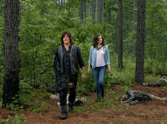 the walking dead s09e03 foto extra 01 daryl maggie