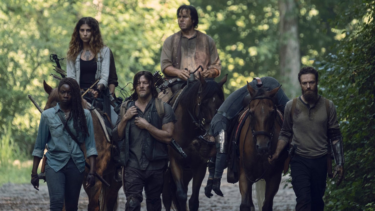 Tom Payne, o Jesus em The Walking Dead, se voluntariou a fazer as cenas do personagem morto no cavalo