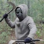 The Walking Dead | Fãs teorizam que a pessoa mascarada seria um personagem da 1ª temporada!