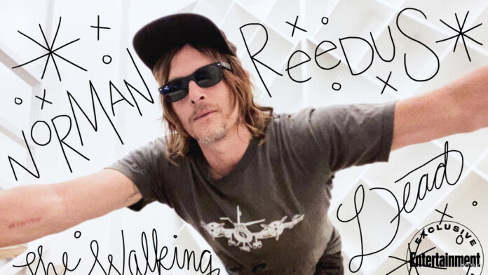 Norman Reedus, o Daryl em The Walking Dead, em ensaio fotográfico autografado para a Comic-Con@Home 2020.