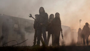 Os personagens de The Walking Dead: World Beyond. Grupo de jovens que cresceram no apocalipse zumbi.